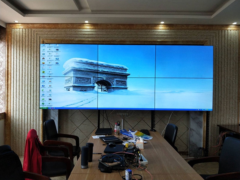 大屏幕液晶显示屏是怎么显示的？